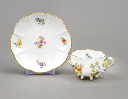 Tasse à moka avec soucoupe, Meissen, Knaufschwerte