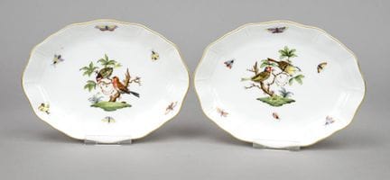 一对椭圆形碗，赫伦德（Herend），20世纪，罗斯柴尔德（Rothschild）纹样，彩绘鸟类与昆