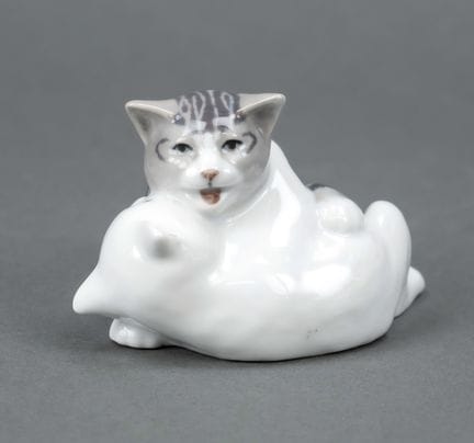 嬉戏的猫咪双人组，皇家哥本哈根，丹麦，20世纪下半叶，1993年由艾伦·特克尔森设计，型号：303，