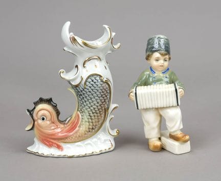 2件，恩斯·福尔克施泰特（Ens Volkstedt）作品，1919年后生产的磨坊标志系列，描绘一名
