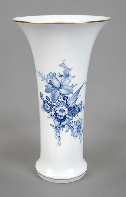 Grand vase en forme d'entonnoir avec bouquet, Meis