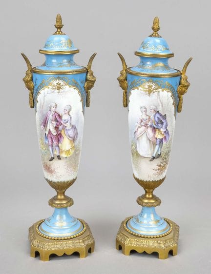 一对花瓶，法国，19世纪，塞夫勒风格，黄铜镶件，瓶身部分带有绿松石色底色，彩绘，描绘风景及绅士与淑女