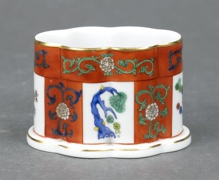 香烟盒，赫伦德（Herend），20世纪下半叶，中国风装饰，红香（Siang Rouge）风格。风格