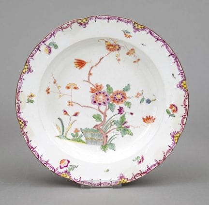 深盘，法兰克滕，1780-1793年款，多色卡基蒙彩绘，麦穗纹饰，边缘饰有C形纹样，经修复，直径23