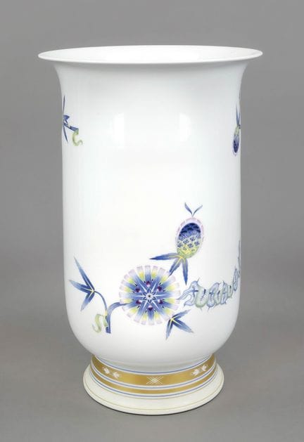装饰艺术风格花瓶，迈森，1924-34年标记，一级品，保罗·博尔纳设计，彩绘风格化蓟花图案，饰以镀金
