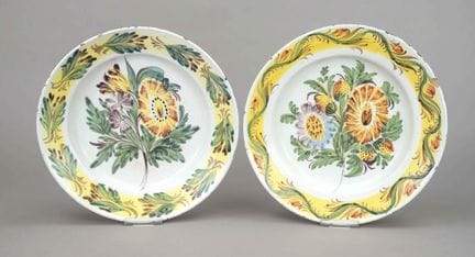两只大陶瓷盘，凯林胡森，约1800年，采用窑变釉的多色绘制，部分残缺，直径28厘米