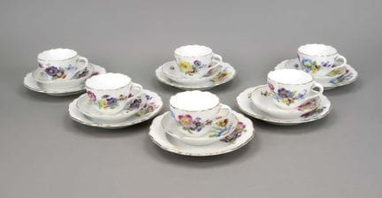 6件Hutschenreuther咖啡套装，20世纪中叶，彩绘花卉图案配以装饰性镀金，6只咖啡杯，底