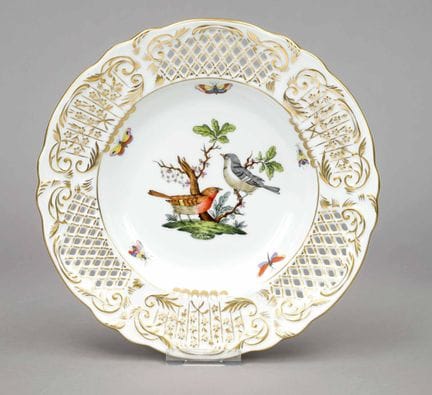 圆形透雕盘，赫伦德（Herend），20世纪，罗斯柴尔德（Rothschild）纹样，彩绘鸟类与昆虫