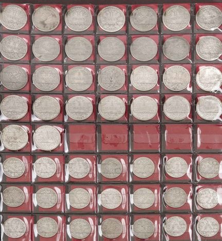 Large collection of coins and commemorative coins 