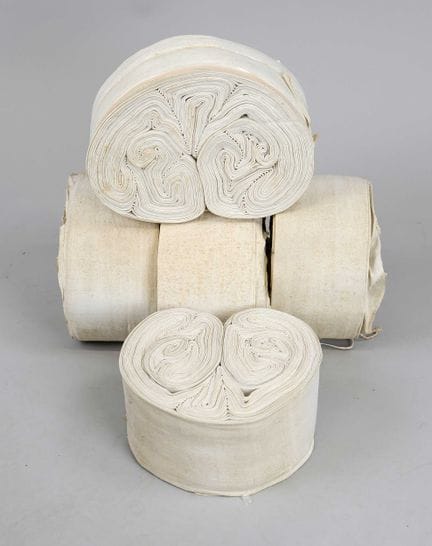 Lote de ropa de cama antigua, de los siglos XIX y 