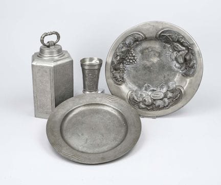 4 pewter objects, 20th century. 1 large plate with