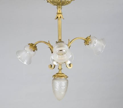 Lustre, fin du XIXe siècle, laiton. Tige centrale 