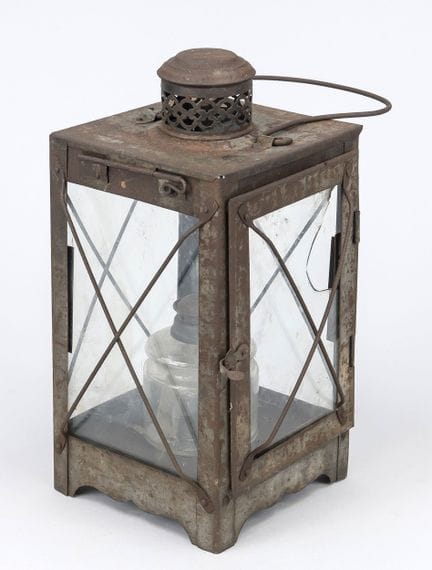 Lanterne, XIXe siècle, tôle de fer et verre. Struc