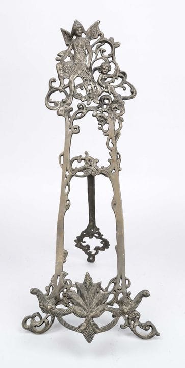 Chevalet de table, fin du XIXe siècle, étain. Ouvr