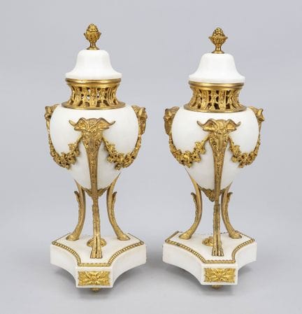 Par de mesitas auxiliares, Francia, siglo XIX, már