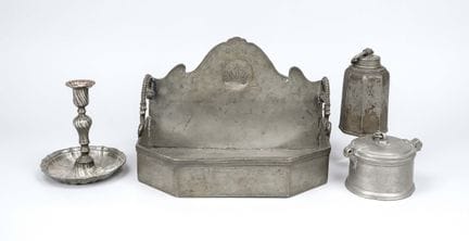 Assortment of pewter objects, ca. 1800. 1 x hand b