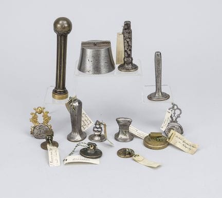 13 seal stamps or seals, 19th century and earlier.