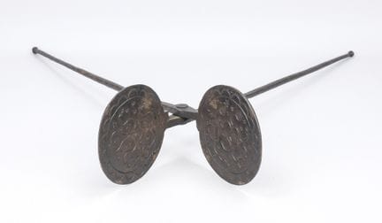Gaufrier ou fer à gaufrettes, vers 1800, en fer. D
