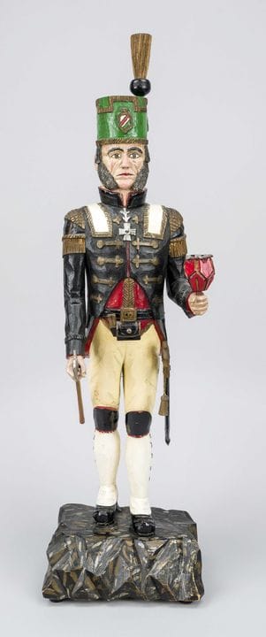 Große erzgebirgische Figur eines Bergmanns, w. Mit