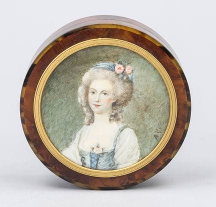 Boîte à couvercle ornée d'une peinture miniature, 