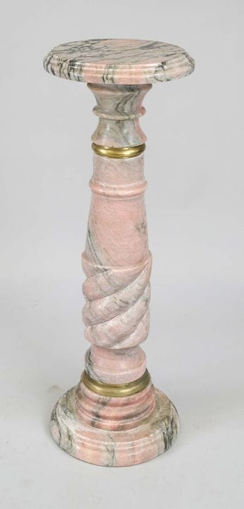 Colonne, XXe siècle, marbre de couleur saumon à ve