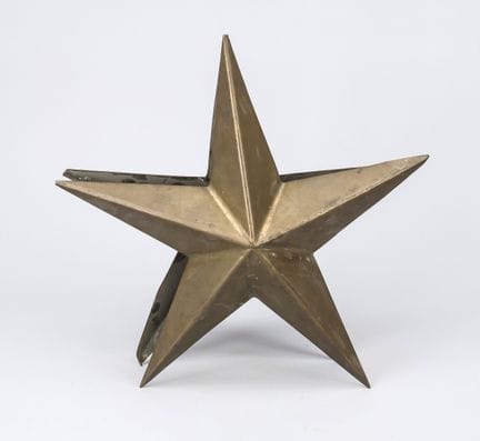 Grande stella, emblema dell’Unione Sovietica, metà