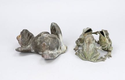 4 Frösche als Gartenzier, 2. H. 20. Jh., Messing/B