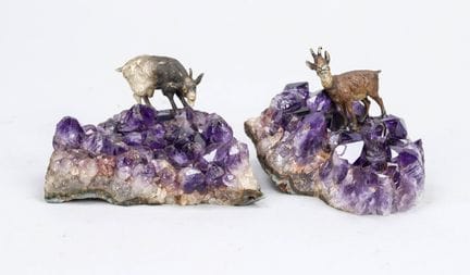2 chamois sur des druses d'améthyste, XXe siècle, 