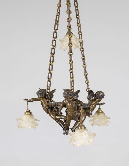 Suspension. XIXe/XXe siècles, métal moulé bronzé. 