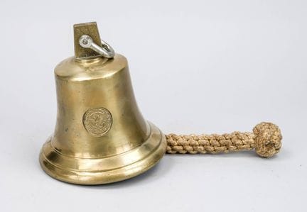 Cloche de navire, datée de 1834, en bronze. Avec u
