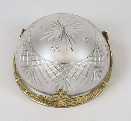 Plafonnier, XXe siècle, monture ornée en laiton, a