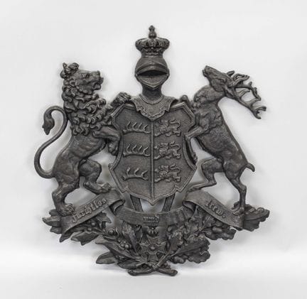 Relieve de hierro con el escudo del Reino de Wurte