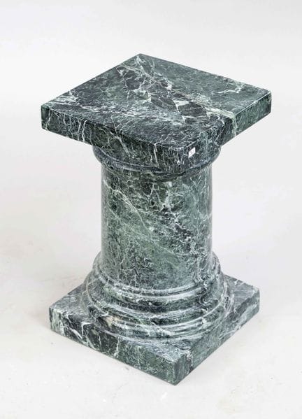Colonne/socle, XXe siècle, marbre vert épinard, pl