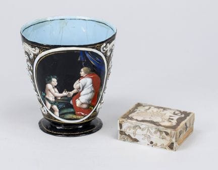 Taza esmaltada de Laudin, de Limoges, y pequeña ca