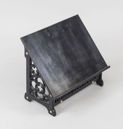 Lunette, XIXe/XXe siècles, bois laqué noir. Ouvrag