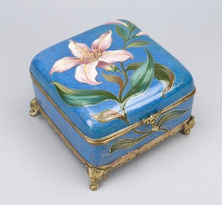 Caja de joyas, Francia, hacia 1900, bronce con esm