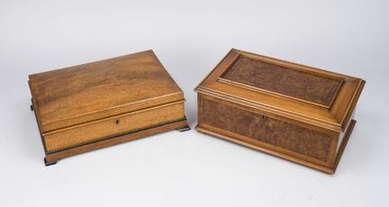 2 cofres, finales del siglo XIX. 1 de madera maciz