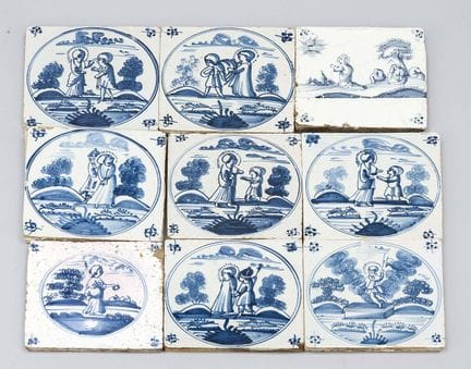 Conjunto de 32 azulejos antiguos y fragmentos de a