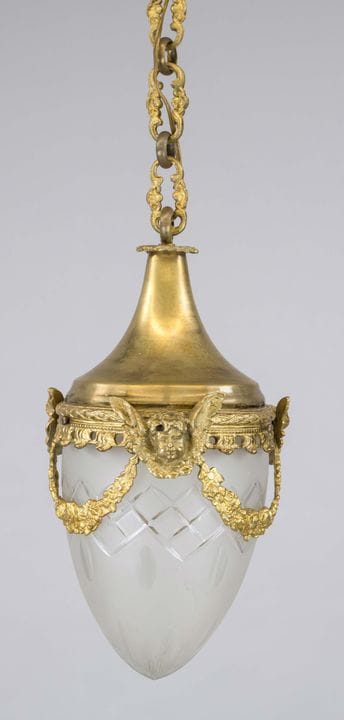 Lampe suspendue, fin du XIXe siècle, douille ornée