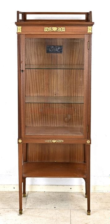 约1900年帝国风格展示柜，桃花心木，单门柜体，带刻面磨砂玻璃，尺寸154 x 55 x 31 厘米