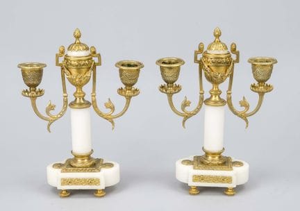 Paire de chandeliers, XIXe siècle, marbre blanc av