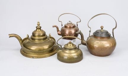 4 bouilloires, XIXe siècle, cuivre ou laiton. Diff