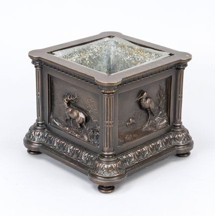 Cache-pot, XIXe siècle, bronze patiné brun cuivré.