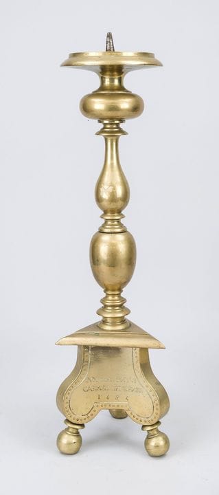 1 chandelier d'autel, vers le XVIIIe siècle, laito