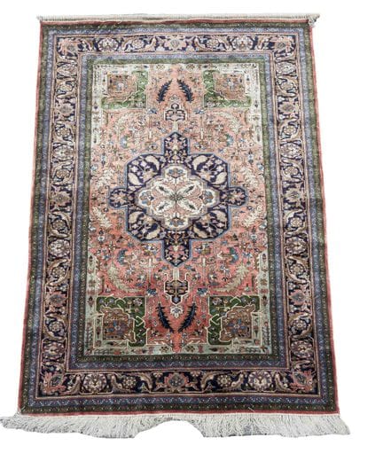 Tapis, soie, XXe siècle, traces d'usure minimes, m