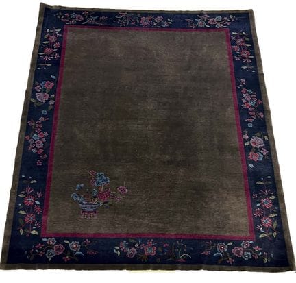 Tapis, Chine, légères traces d'usure, bordure prés
