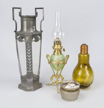 Lot d'objets de collection, XXe siècle. 1 x vase e