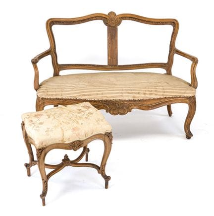 Canapé et pouf baroques, XVIIIe siècle, noyer, pro