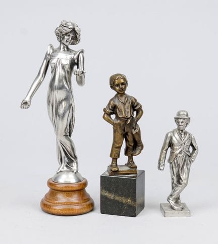 Ensemble de trois petites figurines, XXe siècle : 