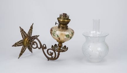 Lampe murale à pétrole, XIXe/XXe siècles, partie m